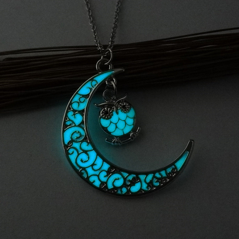Glowing Pendant Necklace With Silver Plated Chain Jewelry