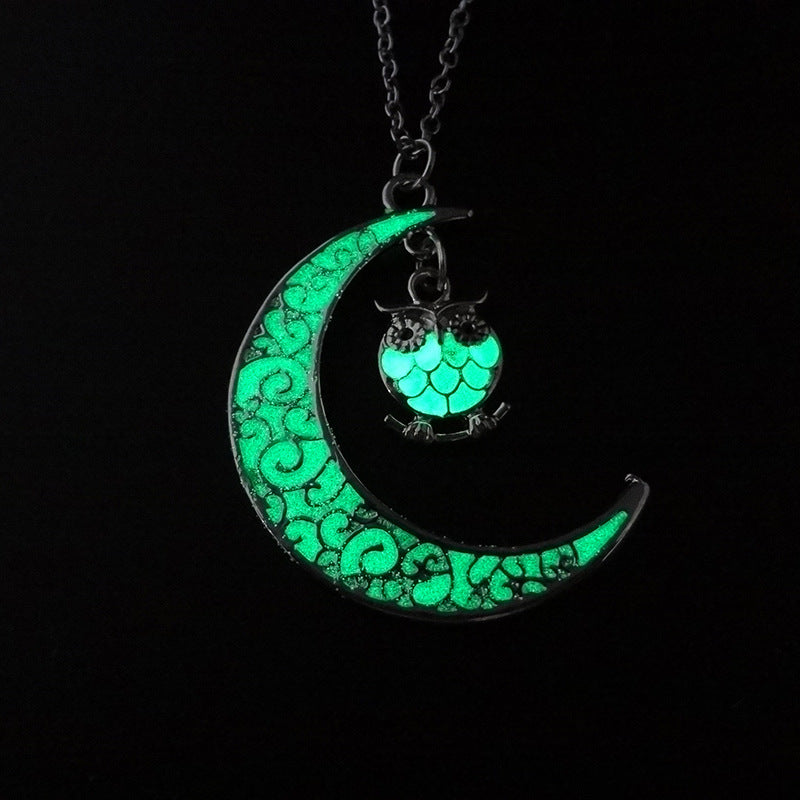 Glowing Pendant Necklace With Silver Plated Chain Jewelry